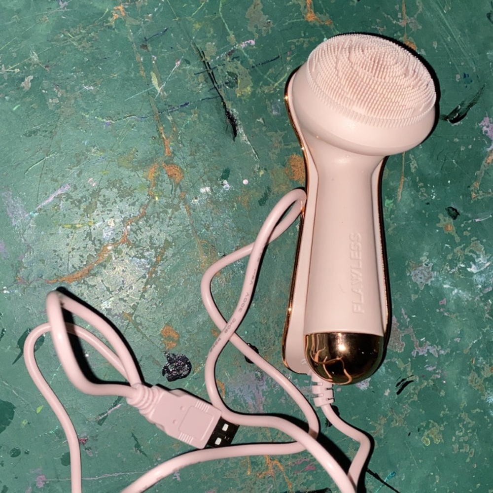 Flawless beauty electric Face silicon Scrubber